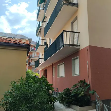 Silenzioso Comodo Alle Spiagge E Stazione Ferroviaria *