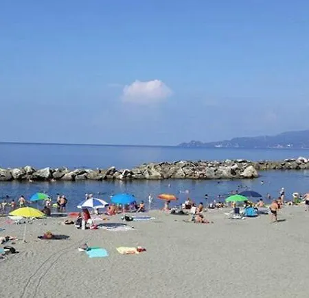 Silenzioso Comodo Alle Spiagge E Stazione Ferroviaria Apartamento Lavagna