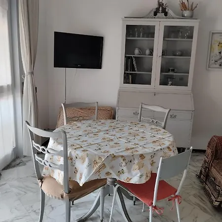 Silenzioso Comodo Alle Spiagge E Stazione Ferroviaria Apartment Lavagna